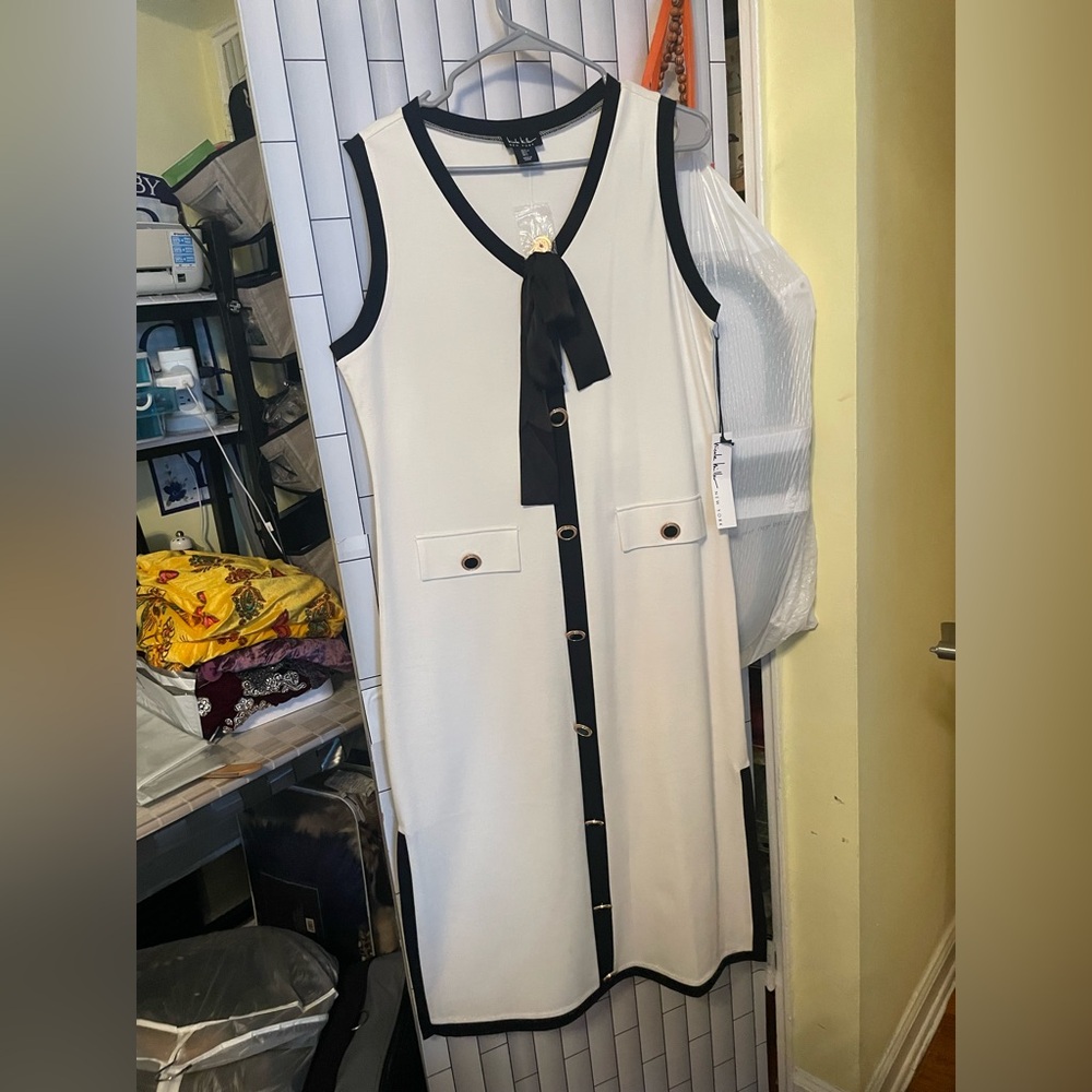 ❌Sold❌Sleeveless Cream Shift Dress with Black Trim and Tie